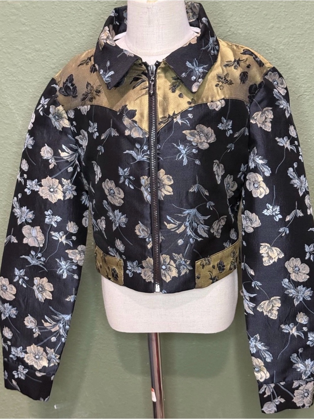 Urban Outfitters XS Western Metallic Floral Gas jacquard cropped Jacket